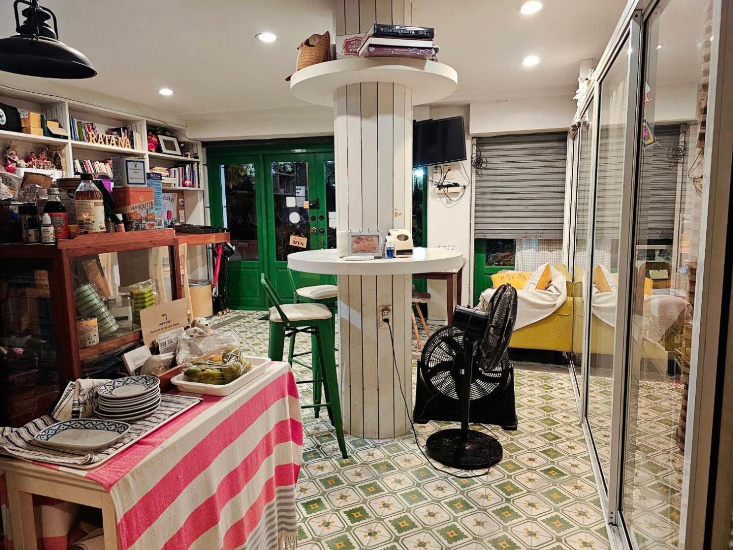 בנגקוק Ratana Boutique Hostel מראה חיצוני תמונה